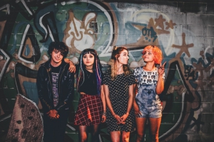 Hey Violet опубликовали композицию Guys My Age