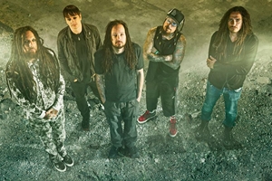 Korn выпустили психоделический клип на песню A Different World