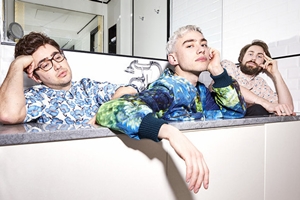 Years & Years опубликовали видео Meteorite