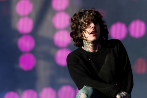 Фронтмен Bring Me The Horizon выпустил линию одежды в стиле «звездных войн»